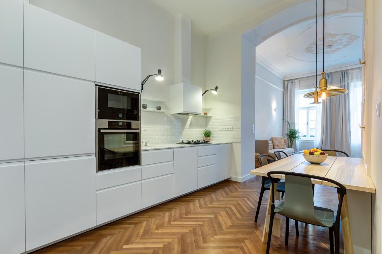 Central Basilica Apartman Budapest Luaran gambar